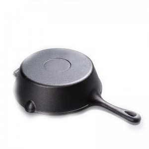 10.23” cast iron pre-seasoned skillets